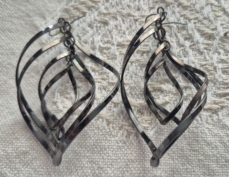 Kolczyki w kształcie spirali