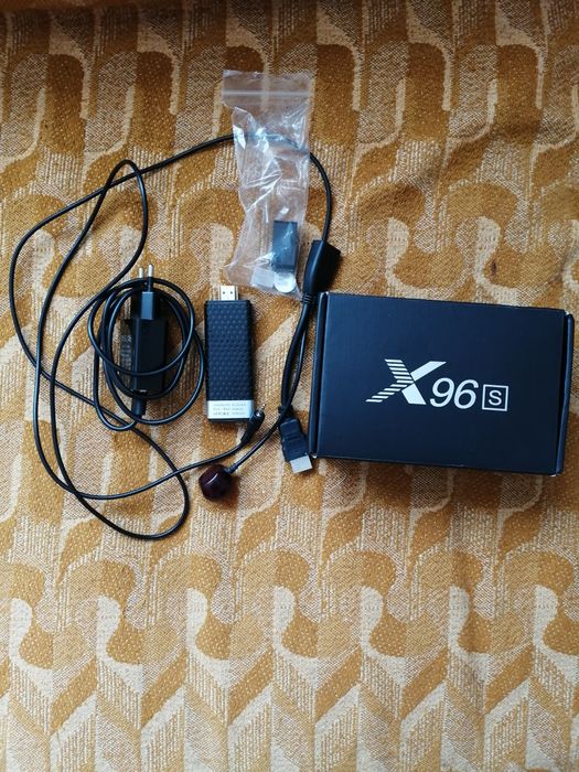 Android TV приставка X96S TV Stick