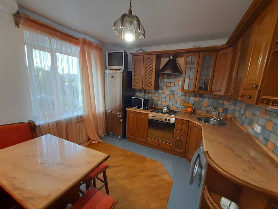 3 кімнатна квартира Дружба