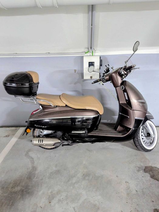 Scooter Peugeot Django, baixa quilometragem.