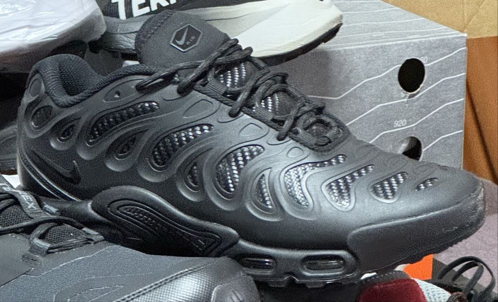 Оригінальні Кросівки Nike Air Max Plus Drift Black HF0785-001