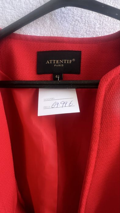 Blaser vermelho, a foto parece rosa mas e vermelho cereja