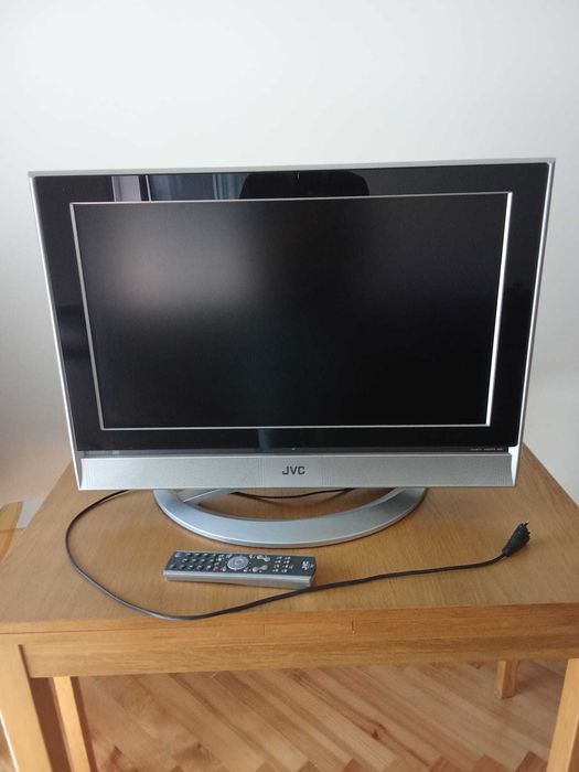 TV JVC 26 polegadas, Funcional com comando