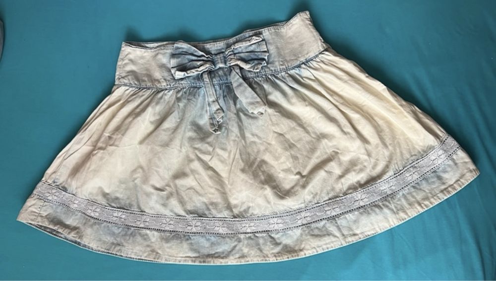 Jasnoniebieska rozkloszowana spódnica Zara rozm.M