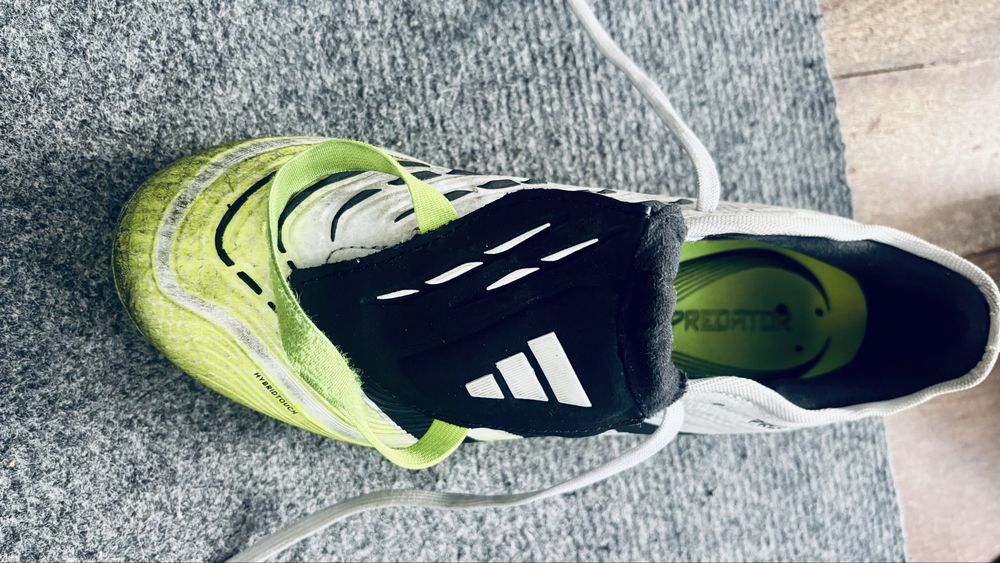 Chuteira adidas Predator