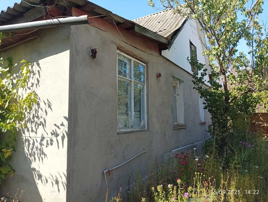 Продам.. дом  возле леса в Мерефе.