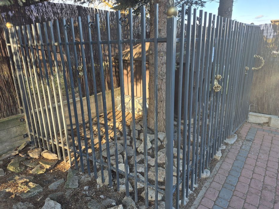 Ramka na kojec dla psa mega mocna z elementami  ozdoby artystycznej