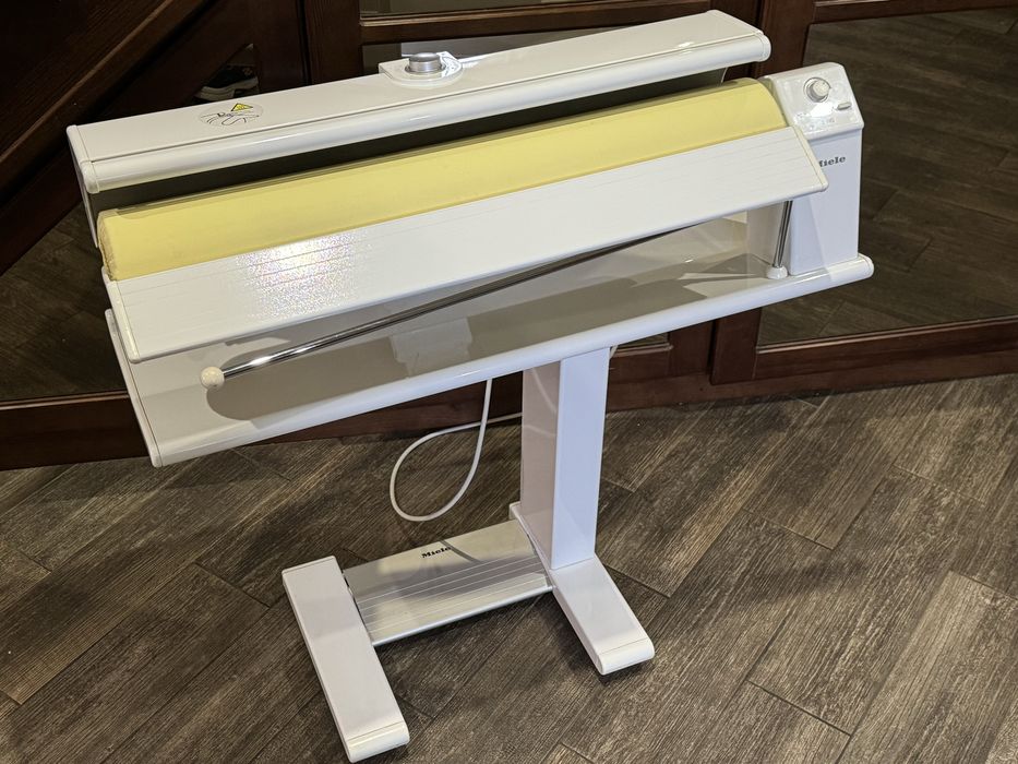 Гладильний каток Miele B990 – професійна якість прасування ідеал