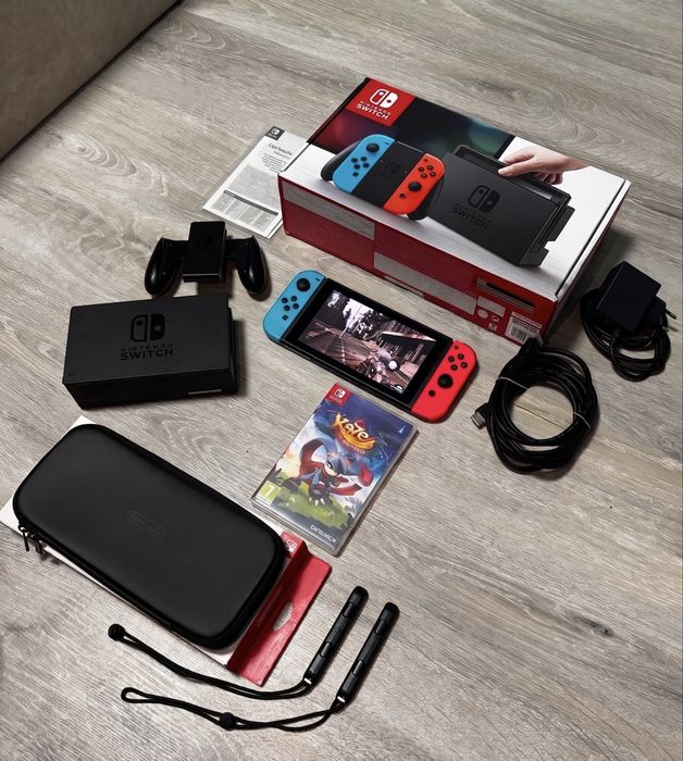 Nintendo Switch V1, полный комплект+игра+оригинальный кейс
