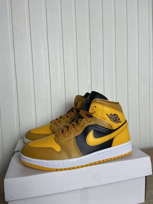 Buty Jordan 1 Mid Taxi org skórzane 40