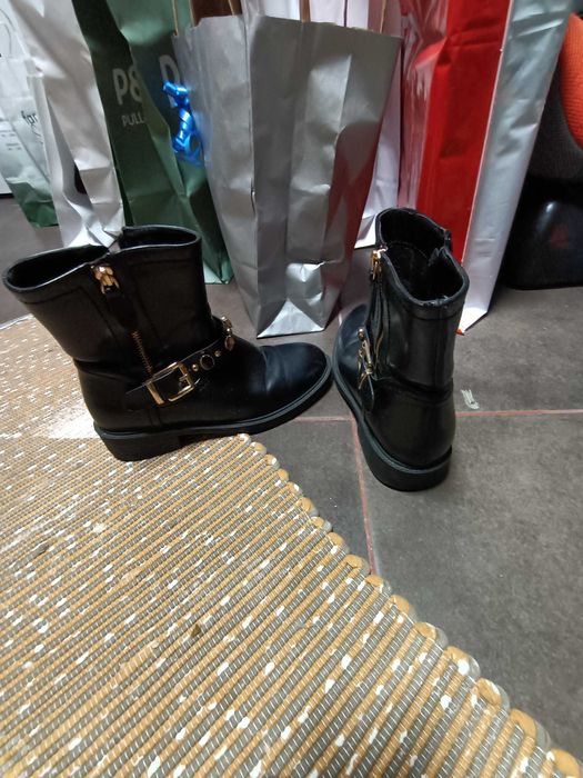 Botas / Botins pretos em bom estado - N.36/37