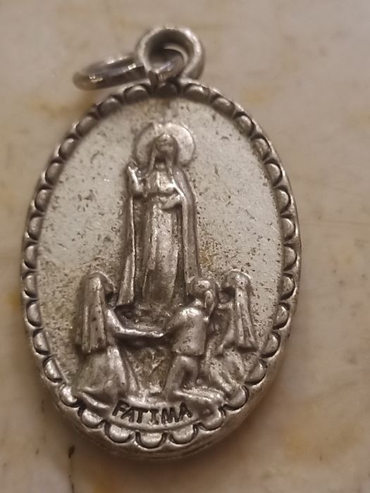 Medalhinhas ou Relicários antigos vários