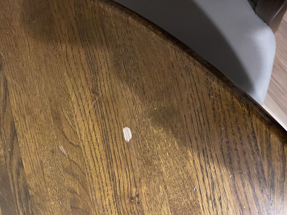 Stół dębowy okrągły rozkładany + cztery krzesła