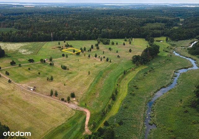 Działka na Mazurach z mediami.
