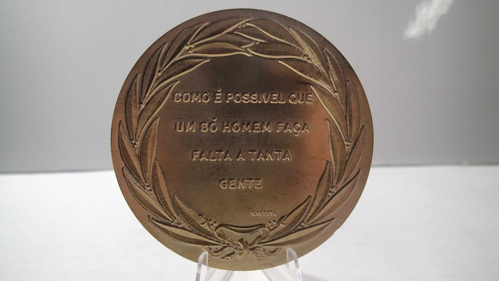 Medalha de Bronze Dr Francisco Manuel Lunbralles Sá Carneiro