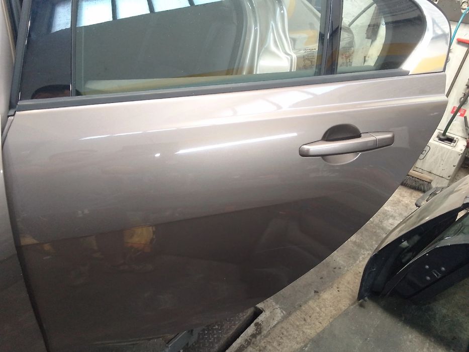 Porta trás esquerda JAGUAR XE (X760)
