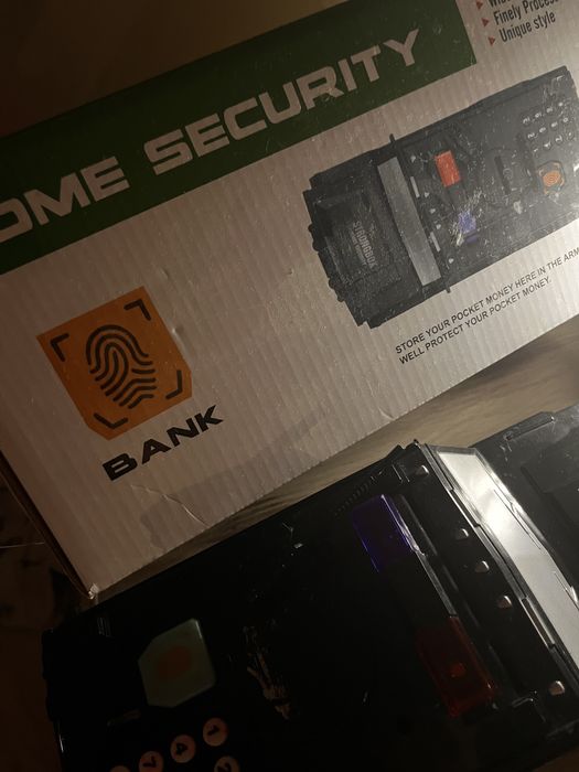 Банк- машина чорна