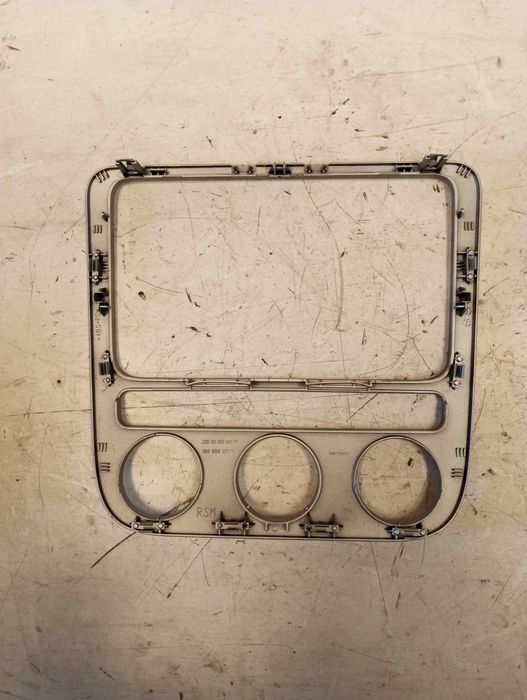 Moldura Central do Rádio e AC VW Scirocco / Eos – Ref. 1Q0858071F