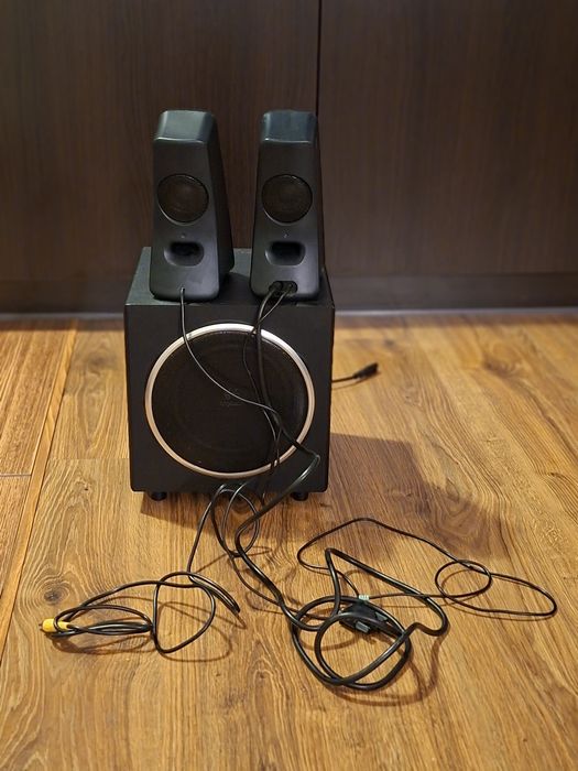 Subwoofer i glosnik komputerowy Logitech z523