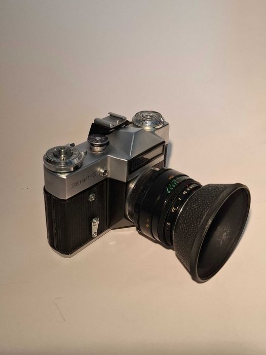 Zenit E +  Jupiter 37A + Helios 44-2 + filtr + osłona + lampa błyskowa