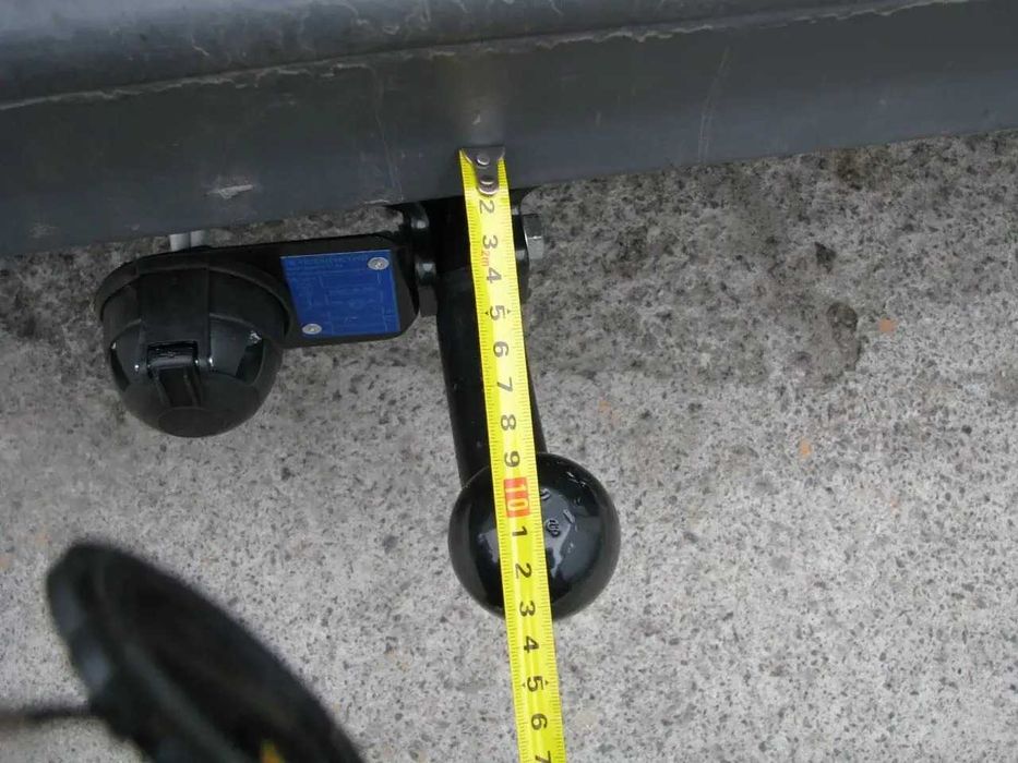 Фаркоп на Opel Vivaro / Nissan Primastar / Renault Trafic 2002-2016 р.