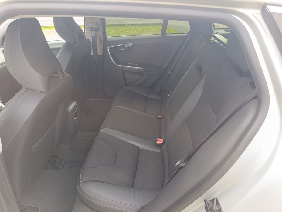 Possível crédito   impecável Volvo v60 2.0 diesel 163 cvs
