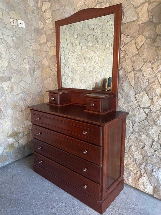 Cómoda Castanha com espelho