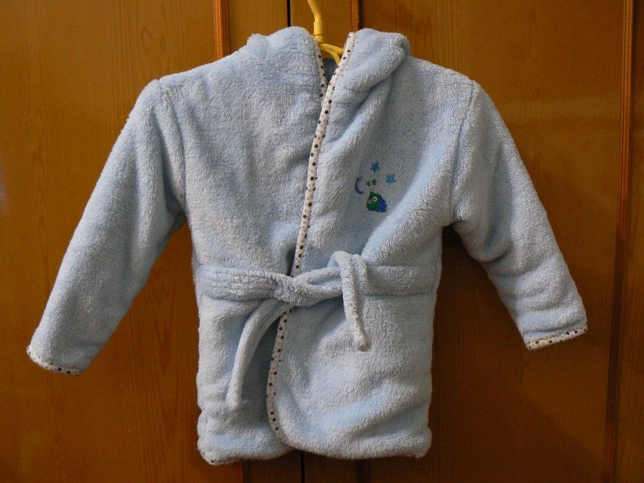Детский фирменный махровый халат.