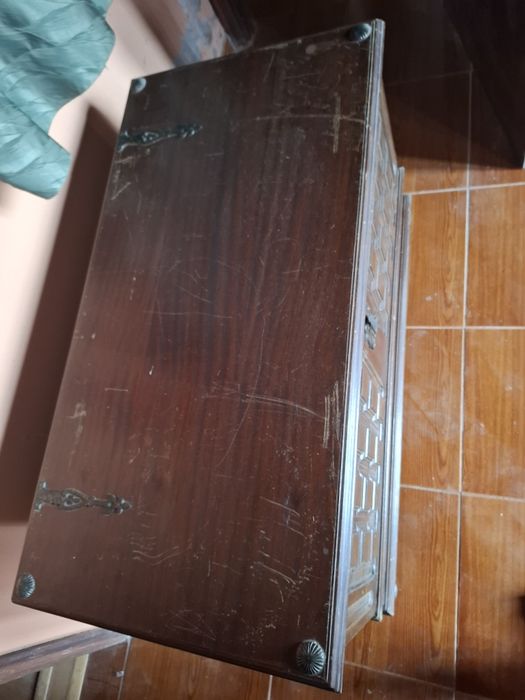 Baú em madeira antigo