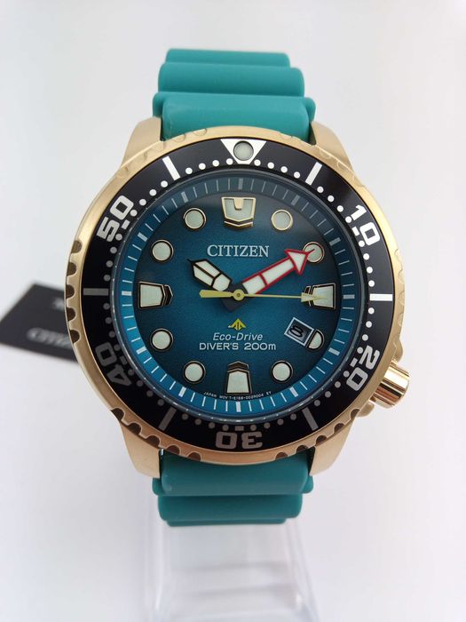 Японские мужские часы - 200м дайверы Citizen Eco-Drive BN0162-02X