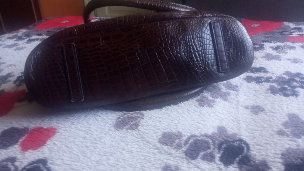 Шкіряна сумка в новому стані