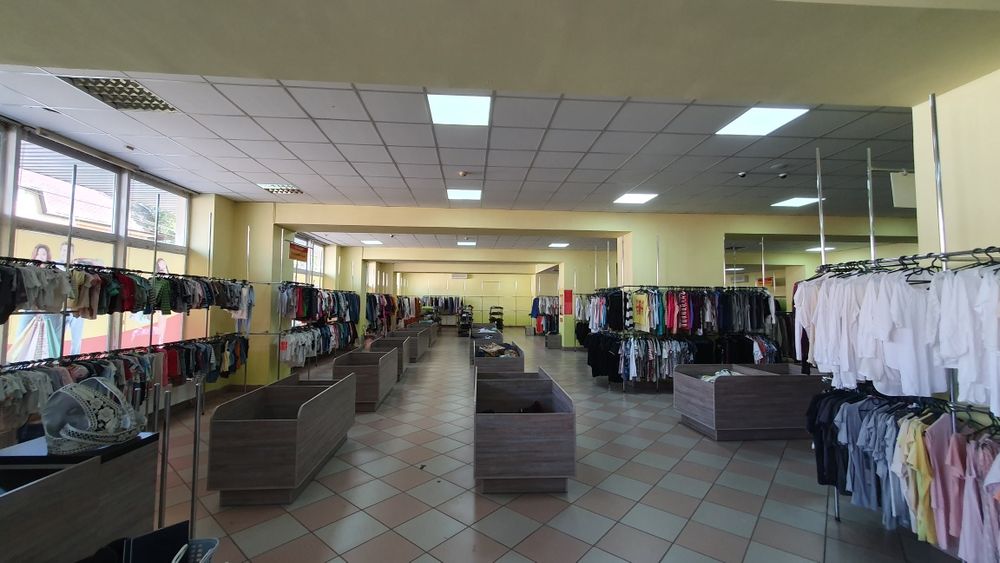 ПРОДАЖ ТОРГОВОГО КОМПЛЕКСУ в самому центрі м. Тячів вул. Шапошнікова