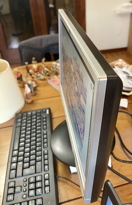 Monitor HP w19ev 19” Impecável - Como Novo!