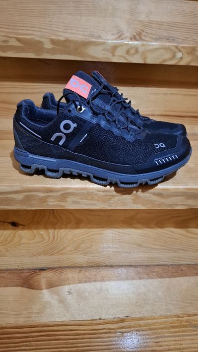 Кросівки бренду On, модель Cloudwander Waterproof.