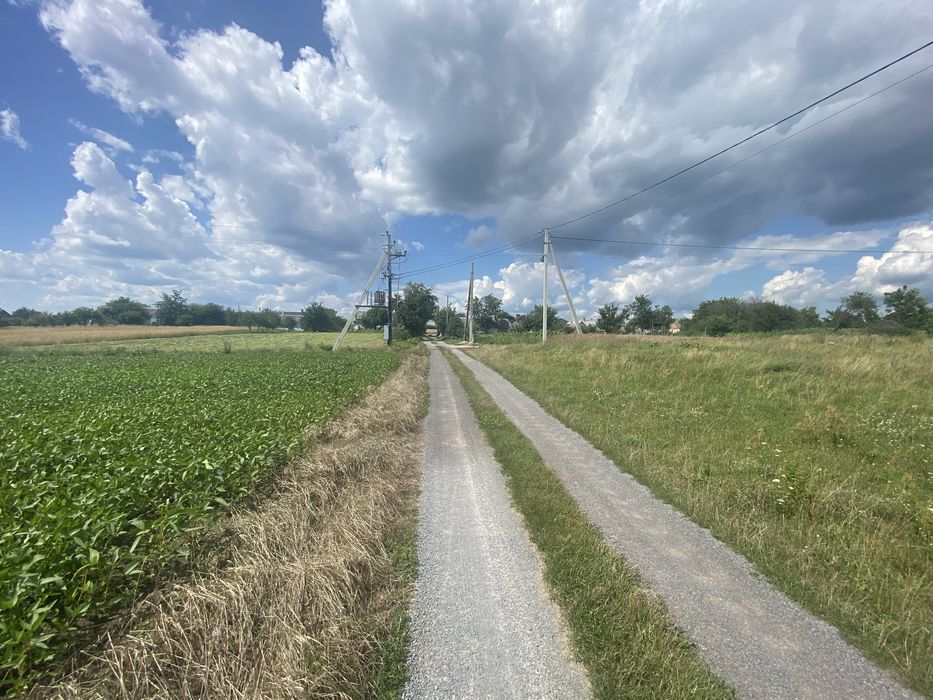 Продається ділянка для будівництва в с. Пухова