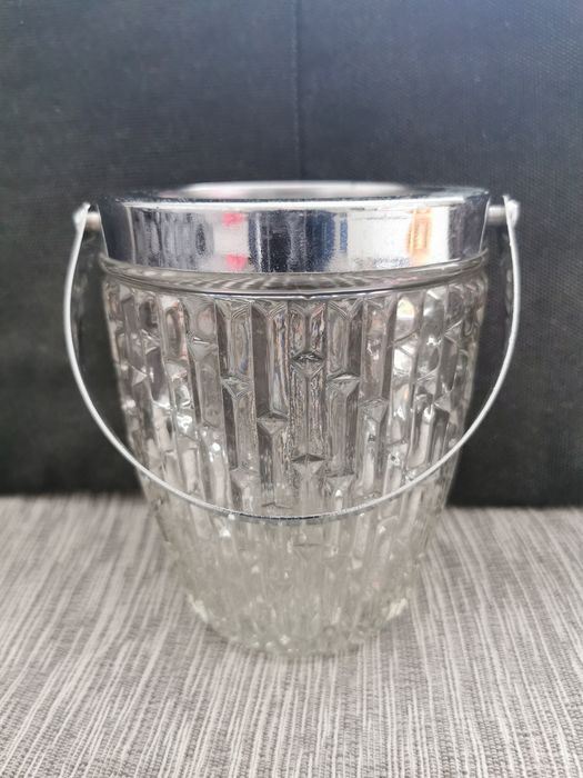 Ice Bucket     -452029575552706560