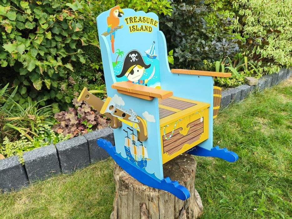 Krzesełko pirat do sesji stylizowanych dzieciecych rekwizyt foto