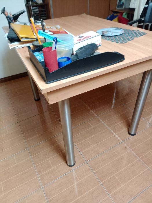 Mesa de cozinha usada