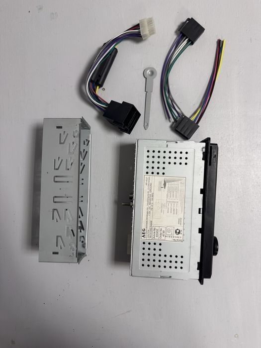 Автомобільна магнітола AEG AR 4027