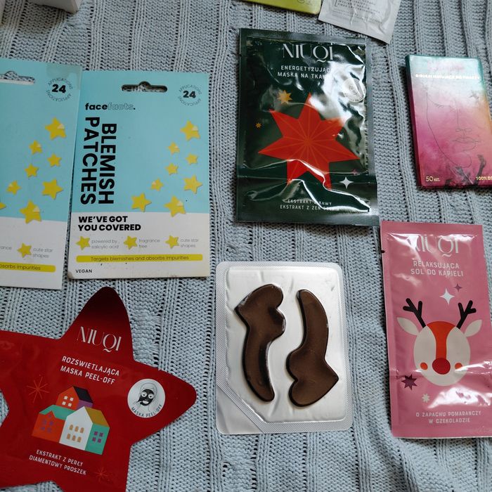 Zestaw kosmetyków dla kobiet perfumy maseczki pianki kremy