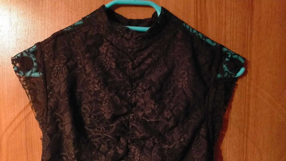 Sukienka z koronki - Elegancka " mała czarna"