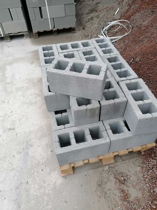 Шлакоблок,,кільця,,незнімна опалубка . блоки фунд..