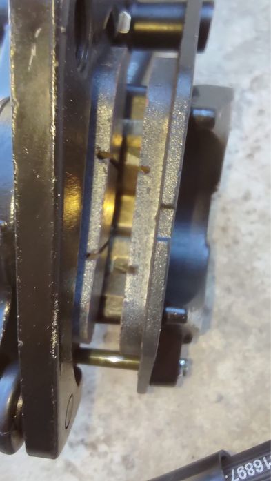 Zacisk klocki hamulcowe przod Yamaha YBR 125