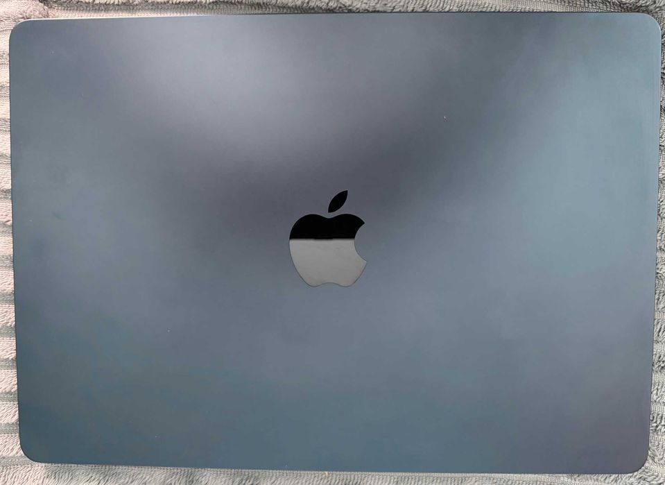 MacBook Air M2 13,6" 8GB 256GB | bateria 99% | 33 cykle | Midnight (Północ)