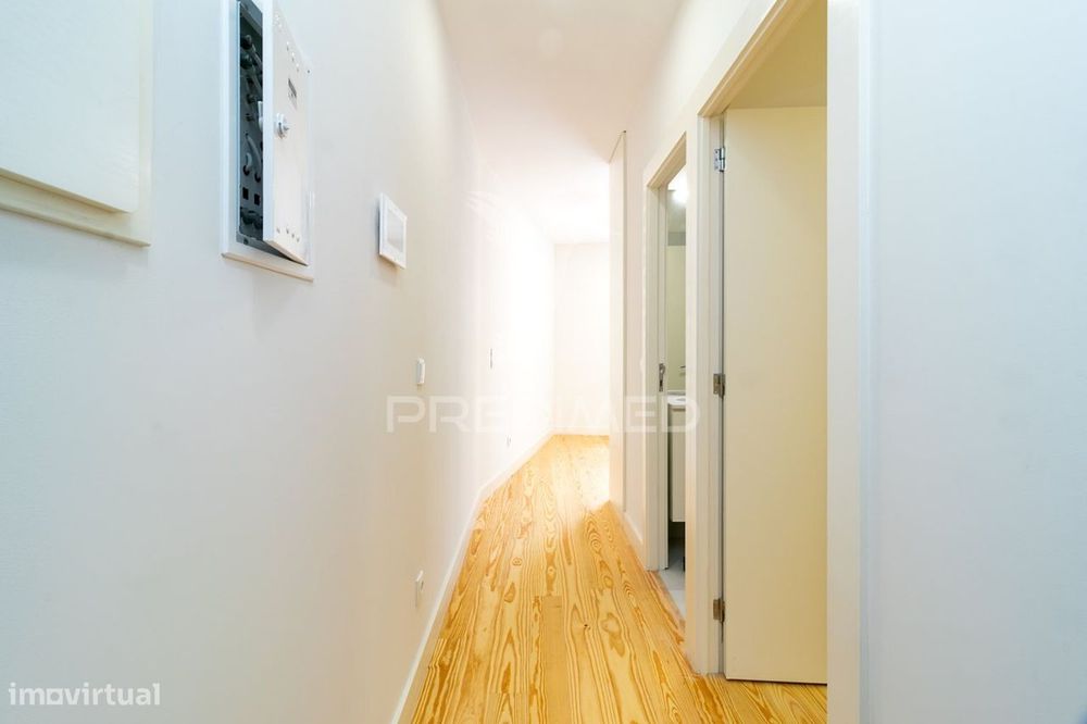 Apartamento T1 NOVO com jardim junto ao rio Douro.
