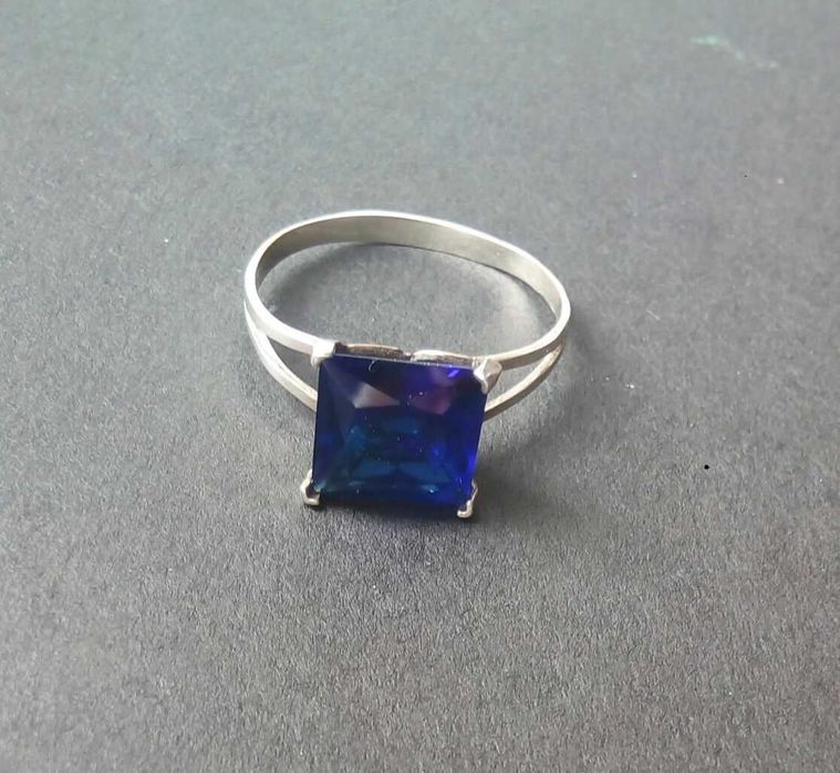 Серебряные кольца 20-го размера, шт.-200 грн