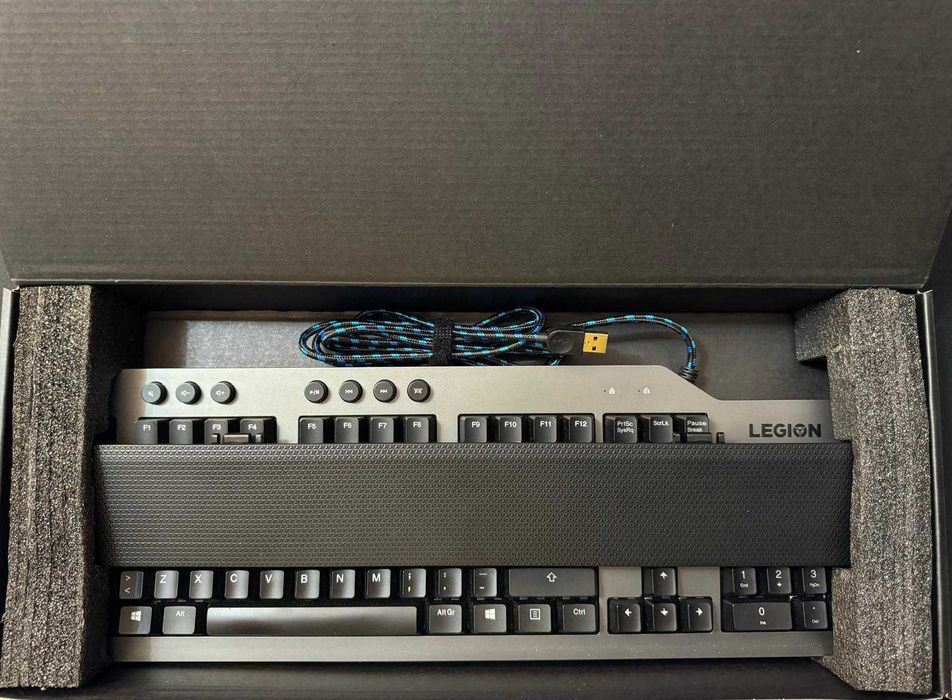 Teclado Mecânico Lenovo Gaming K500 Rgb Mechanical Gaming Keyboard PT