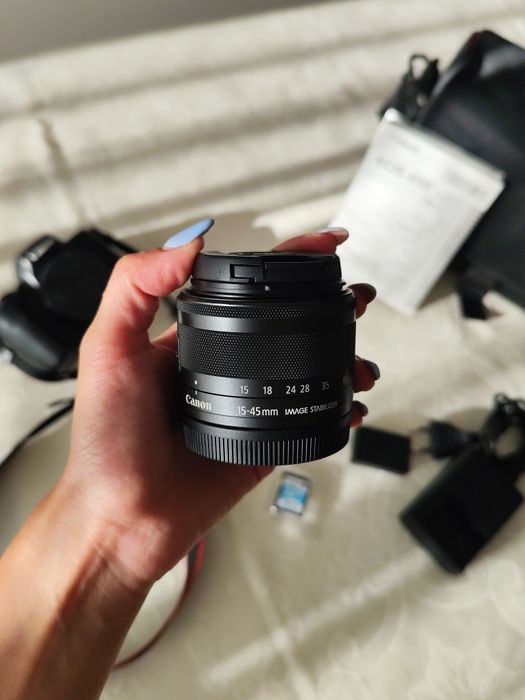 Canon EOS M50 Mark II + Objetiva 15-45mm + Extras (Como Nova)