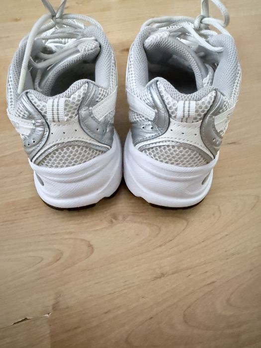 New Balance 530