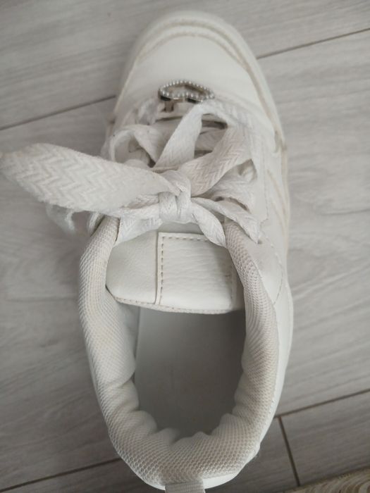 Buty białe dla dziewczynki wkładka 19.5 cm